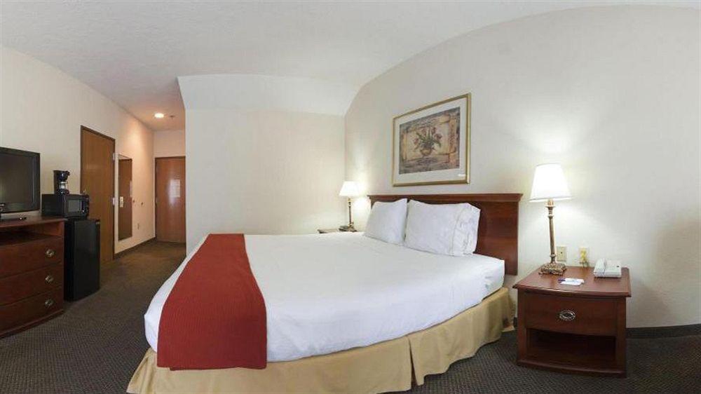 Holiday Inn Express Hotel And Suites Houston Kingwood Exterior photo